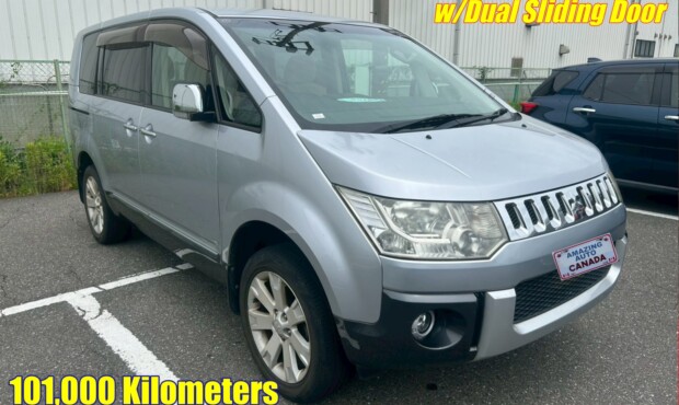 2011 Mitsubishi Delica 4WD w/Dual Sliding Door 101 km